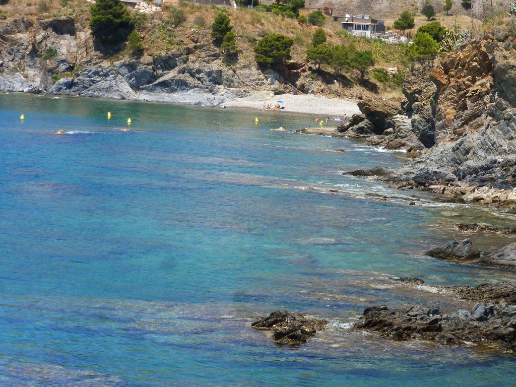 Apartment Rovellada Platja Colera Zimmer foto